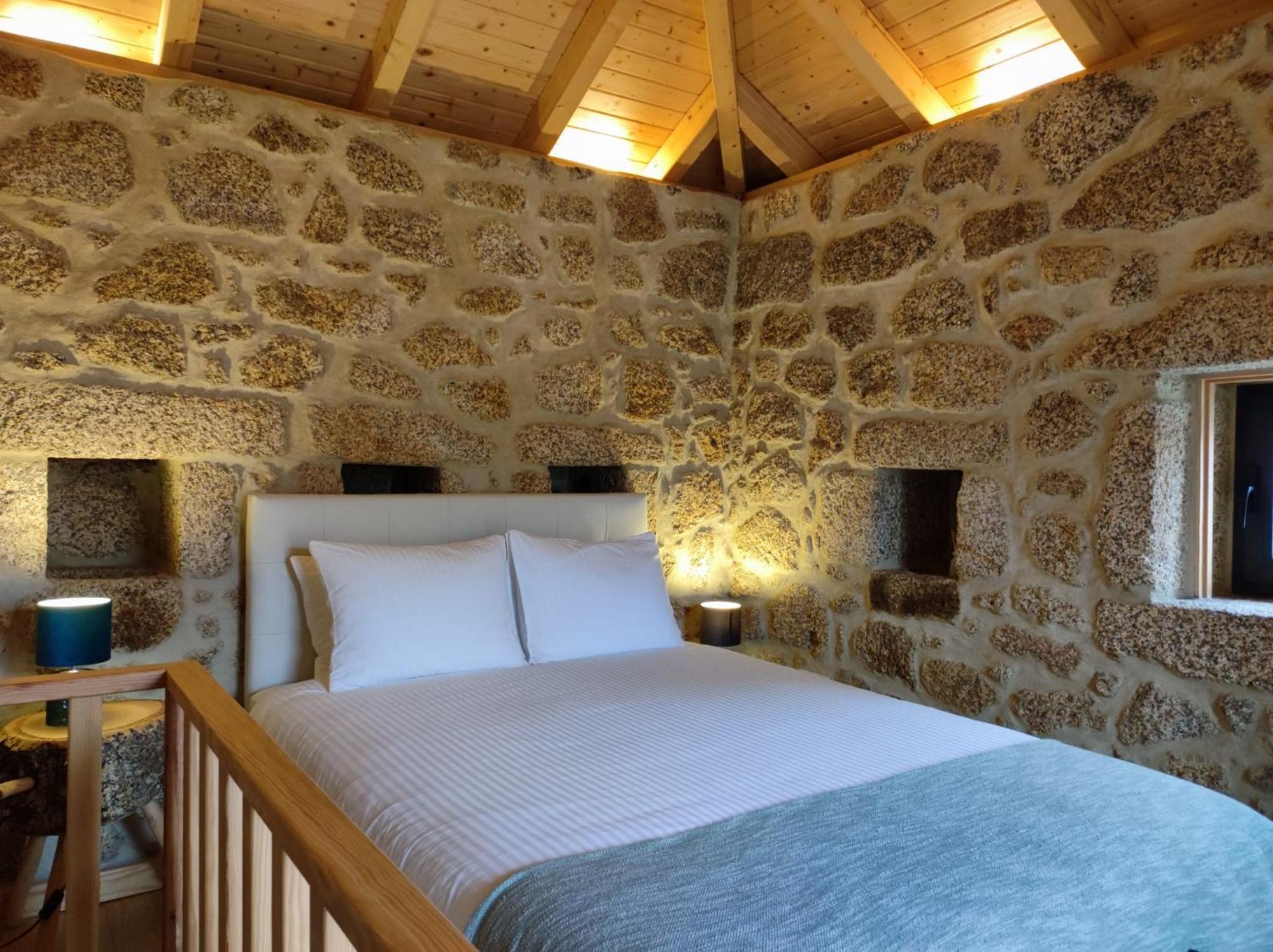Quinta De Sao Pedro De Vir-A-Corca Em Monsanto Bed & Breakfast Exterior photo